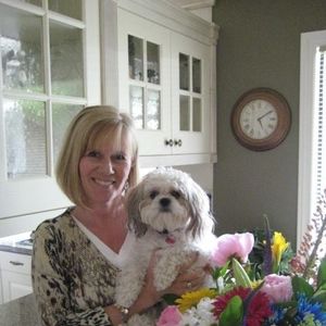 Meet your Posher, Elaine